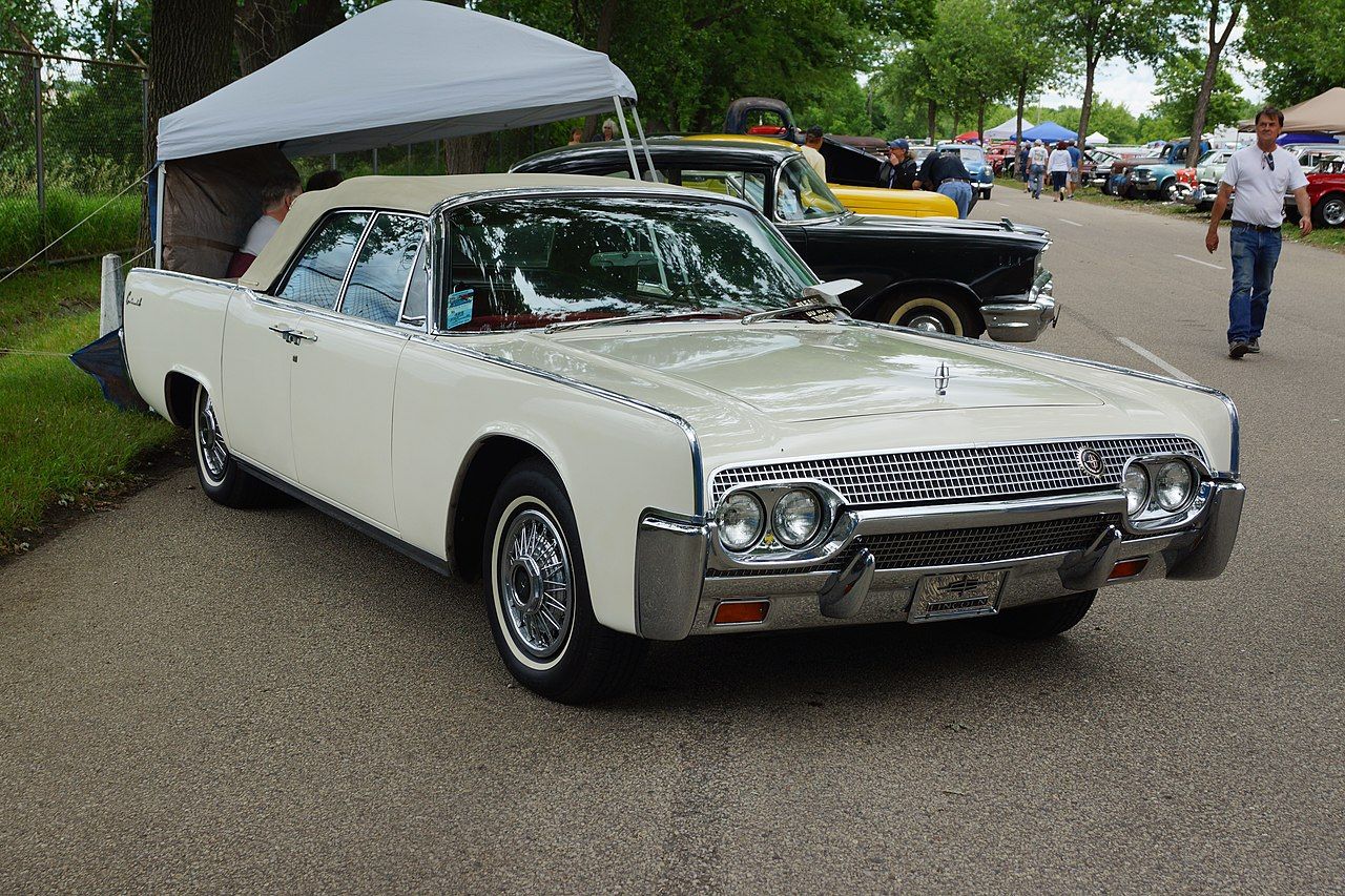 1961 Lincoln Continental 