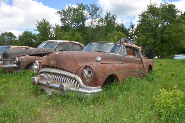  Bidders in the online sale were after the 1959 Cadillacs, and this Skylark's selling price probably suffered a bit as a result. It sold for $9000, making it a good deal for the buyer. The car had been in a fire but its sheet metal didn't appear to have suffered. When it was originally listed for sale, its data tag was missing but it was found before the close of the auction. Note the car's torpedo hood ornament; it also had other personalized touches such as chrome-plated engine components.