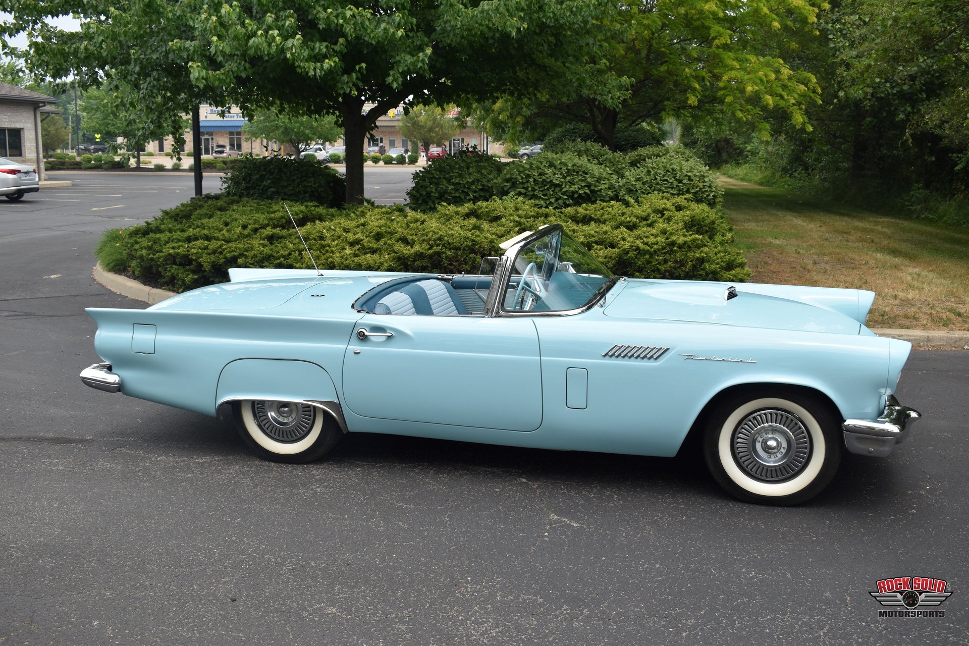 1957 Ford Thunderbird