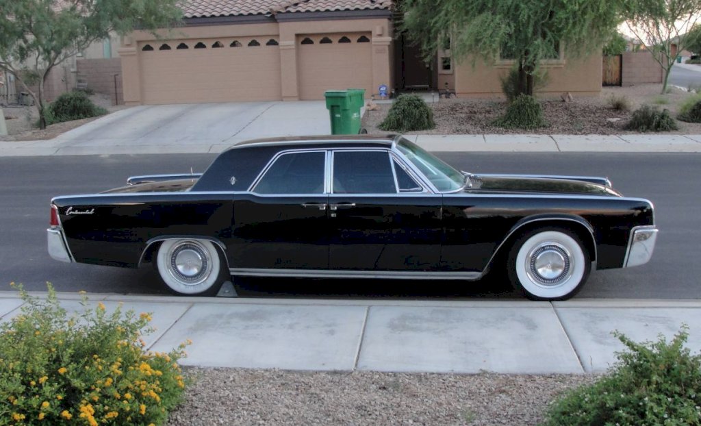 the-1961-Lincoln-Continental