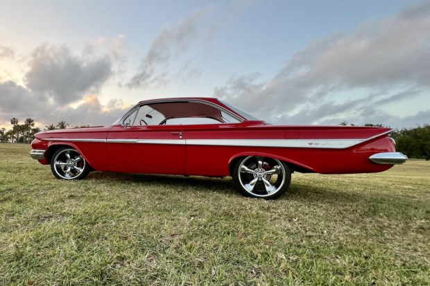 6.0L-Powered 1961 Chevrolet Impala Sport Coupe