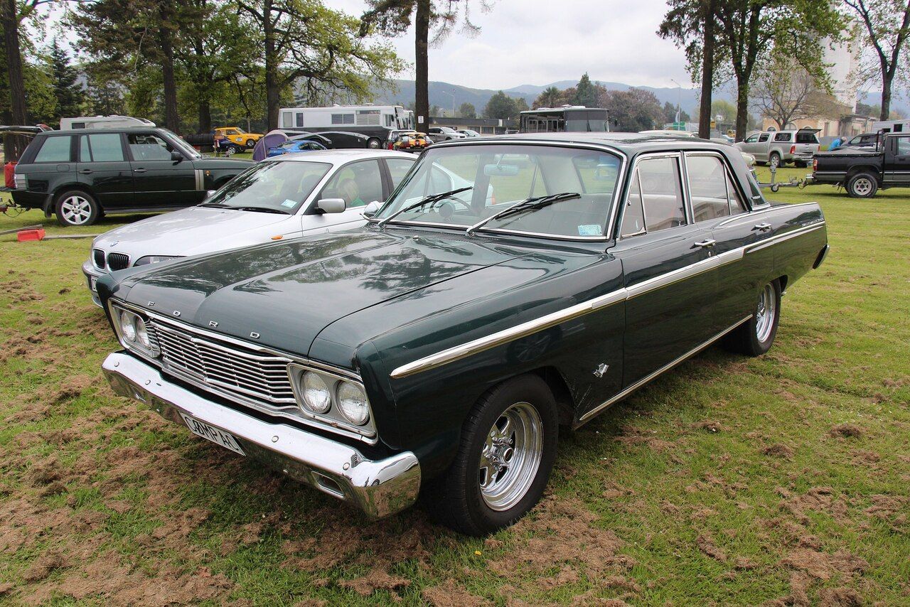 1965_Ford_Fairlane_500_Sedan