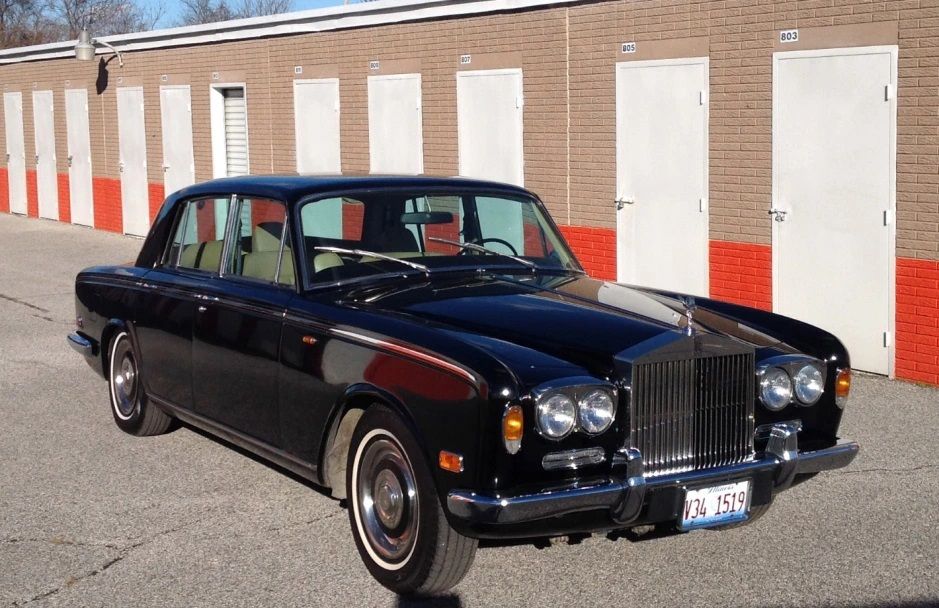 1971 Rolls Royce Silver Shadow (Black) - Front