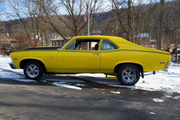 355-Powered 1972 Chevrolet Nova 4-Speed