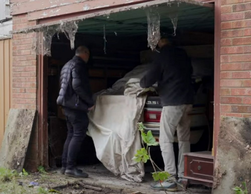 Uncovering a 1983 BMW E12 Sedan