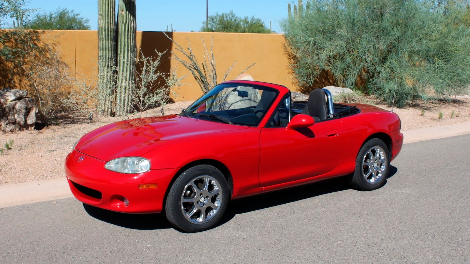 A parked 2001 Mazda MX-5 Miata 