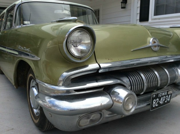 '57 Pontiac Star Chief Safari front