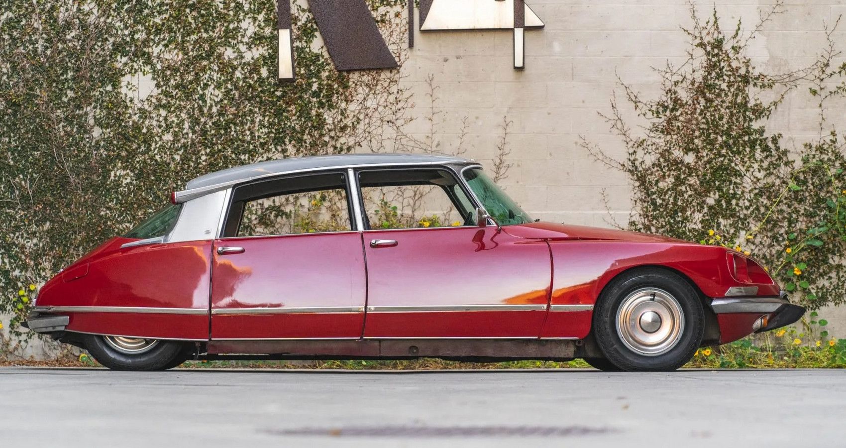 Citroen DS21 - Side