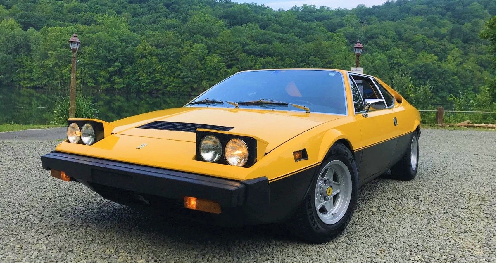 Ferrari 308 GT4 - Front