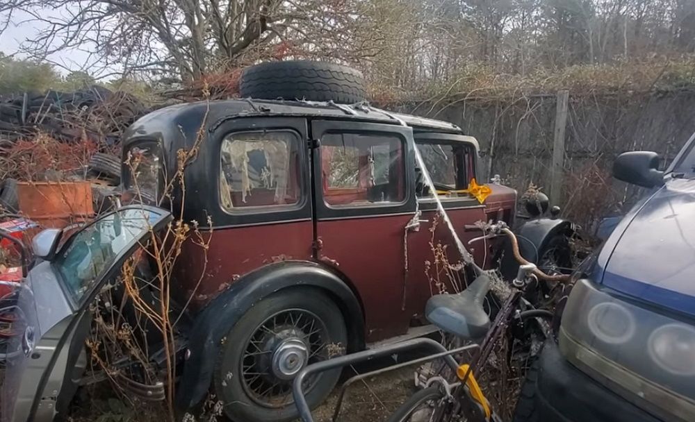 A Morris Ten Four at a Long Island junkyard