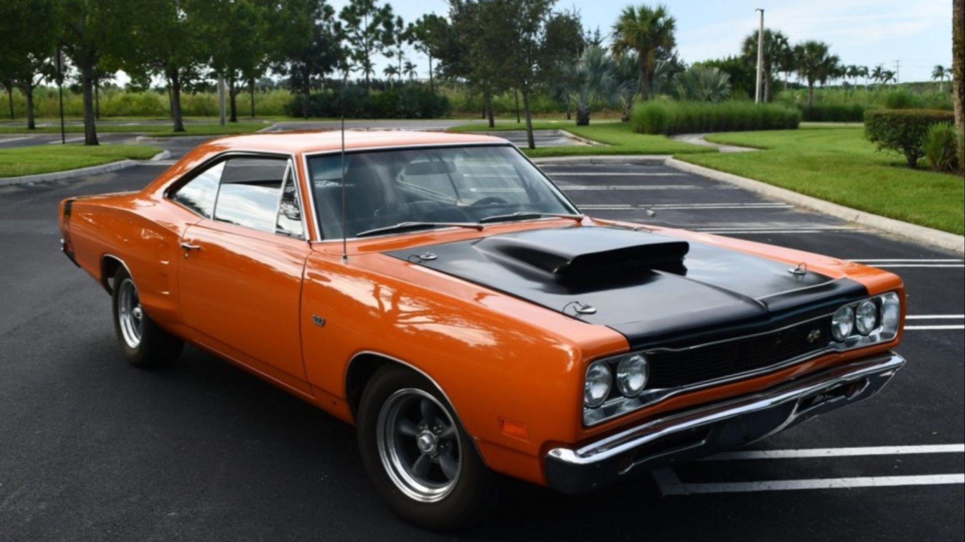 Hemi orange 1969 Dodge Coronet Super Bee 383