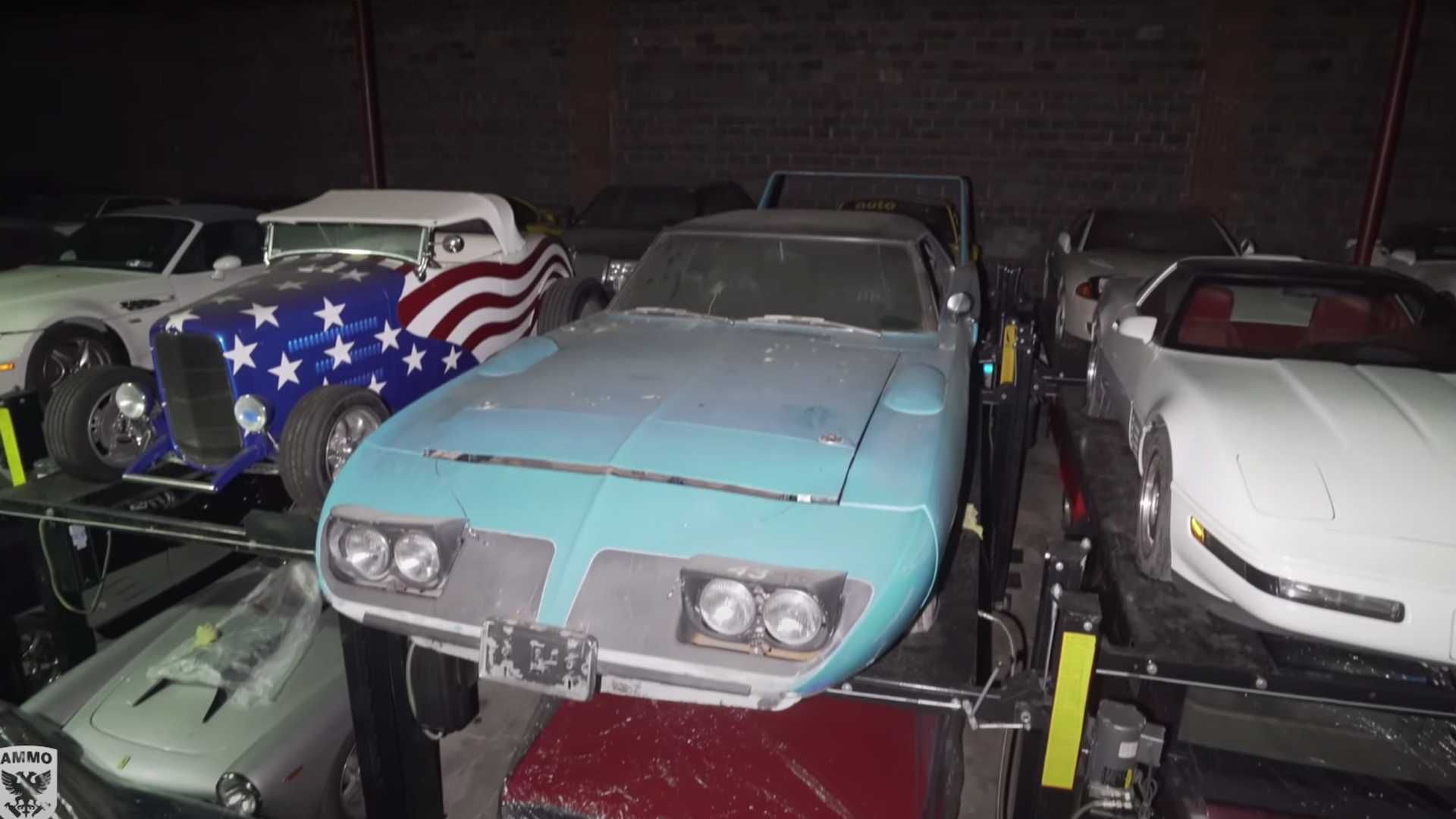 the-mother-of-all-barn-finds-has-300-cars-collecting-dust-for-yearsmotor1